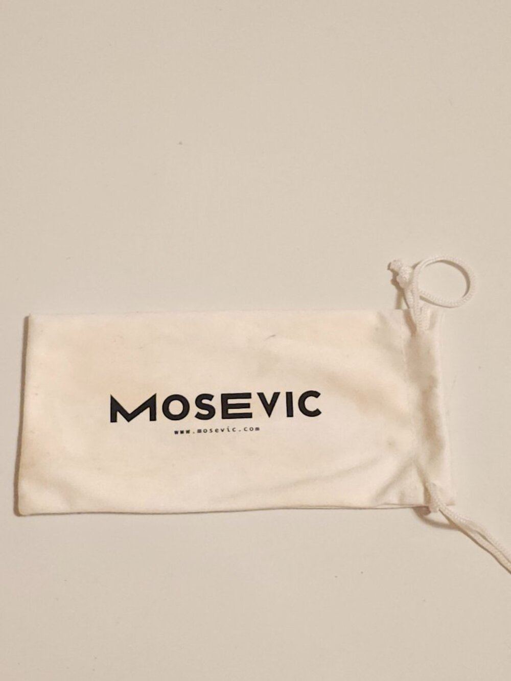 MOSEVIC Eyewear Glasses Case Dust Jacket White Cornwall, England